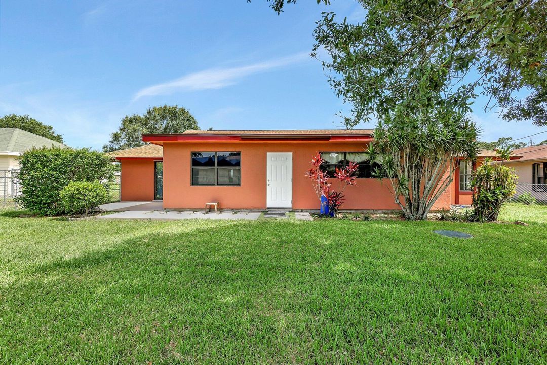 For Rent: $2,600 (3 beds, 2 baths, 2254 Square Feet)