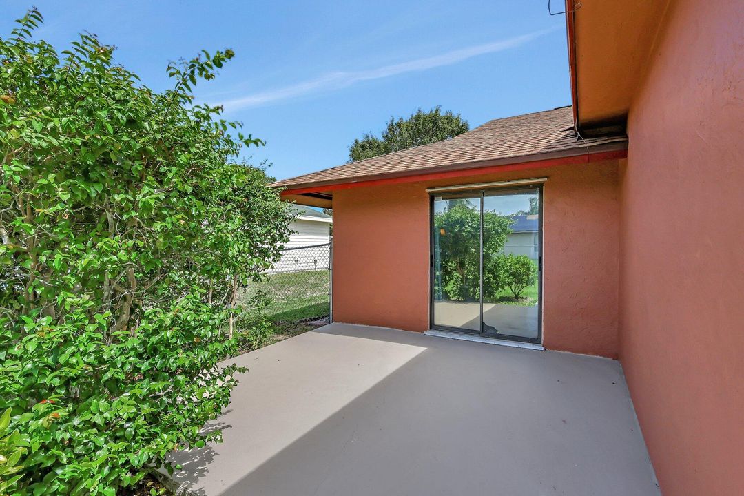 For Rent: $2,600 (3 beds, 2 baths, 2254 Square Feet)