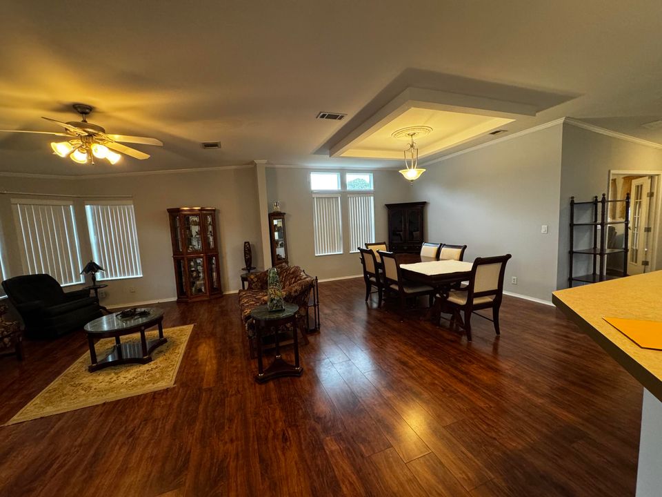 На продажу: $119,000 (3 спален, 2 ванн, 1760 Квадратных фут)