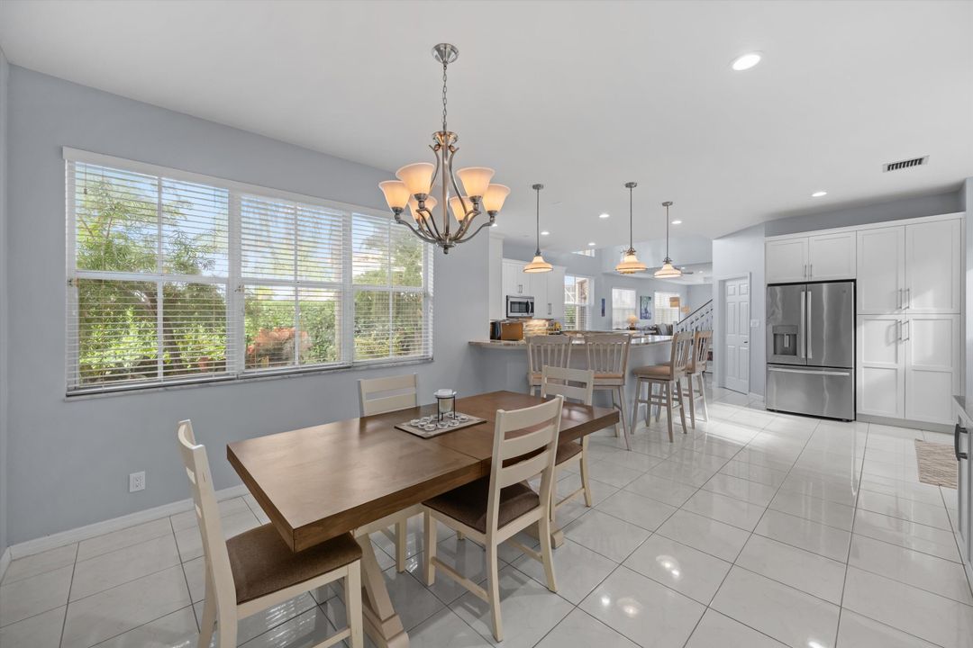 En Renta: $8,000 (4 camas, 3 baños, 2905 Pies cuadrados)