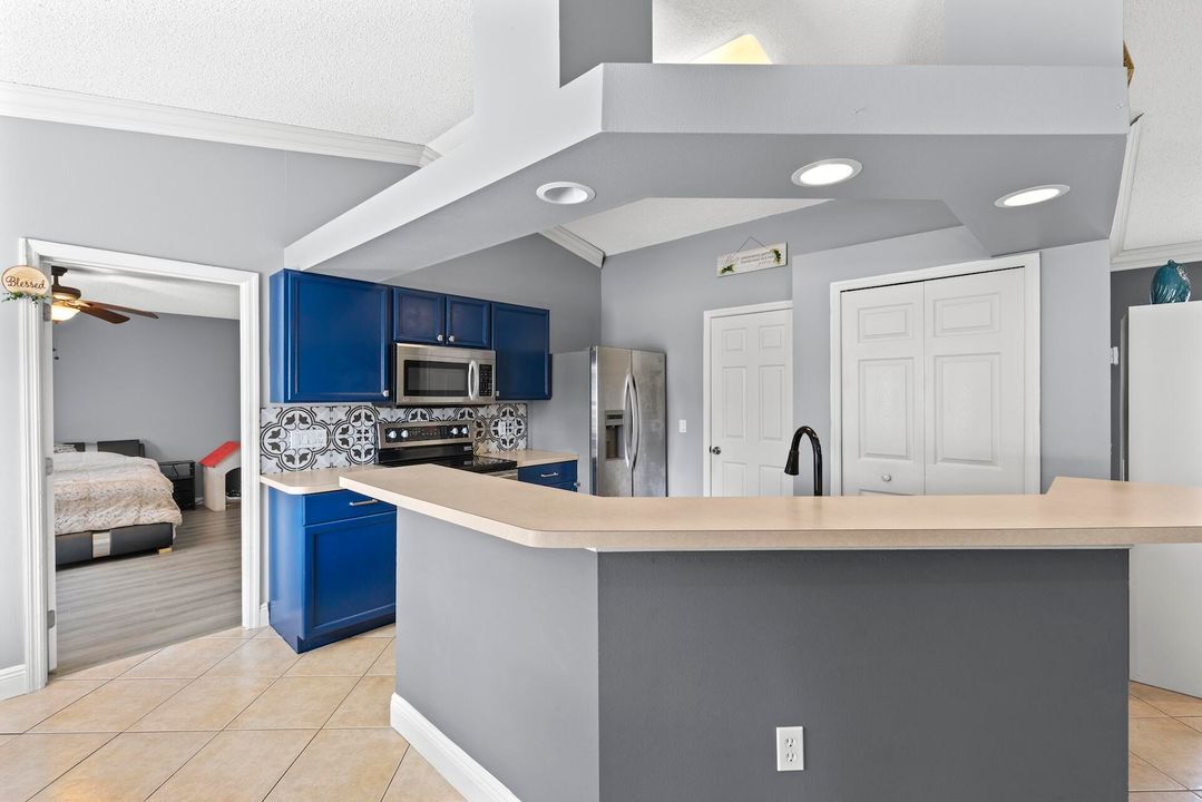 For Sale: $385,000 (3 beds, 2 baths, 1422 Square Feet)