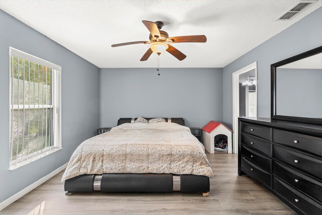 For Sale: $385,000 (3 beds, 2 baths, 1422 Square Feet)