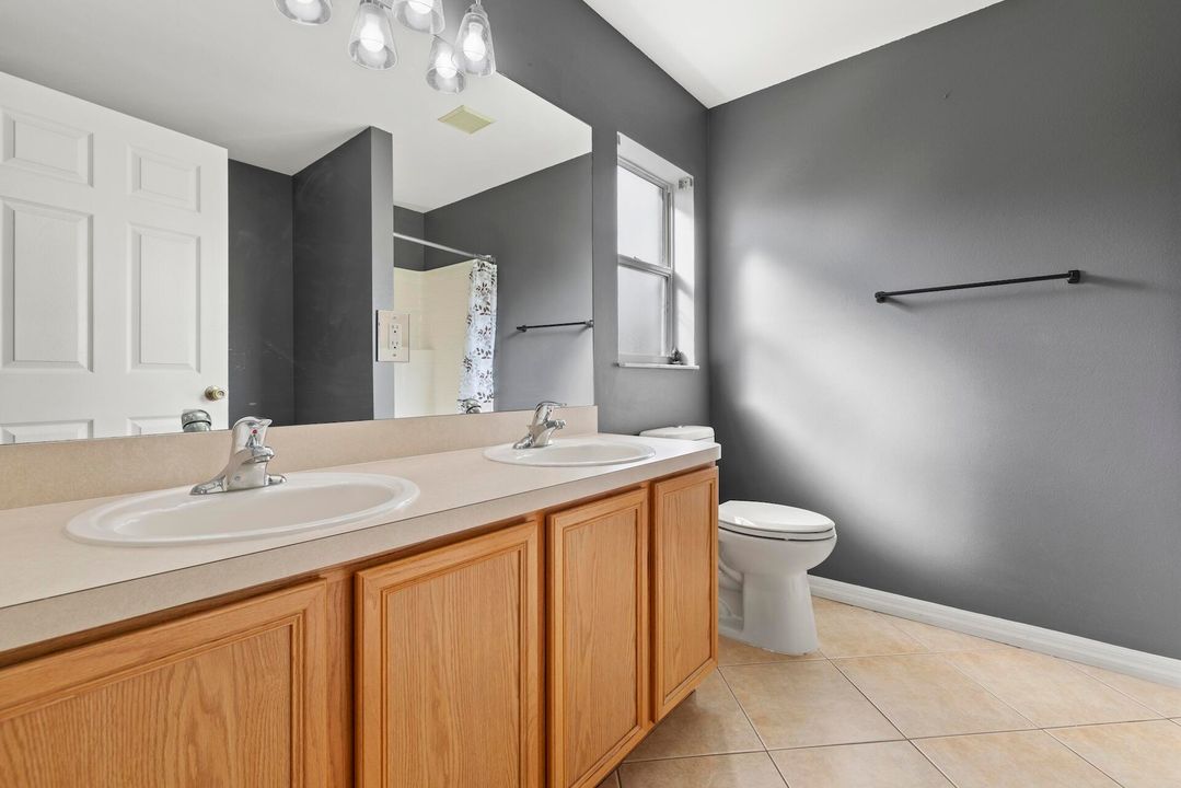 For Sale: $385,000 (3 beds, 2 baths, 1422 Square Feet)