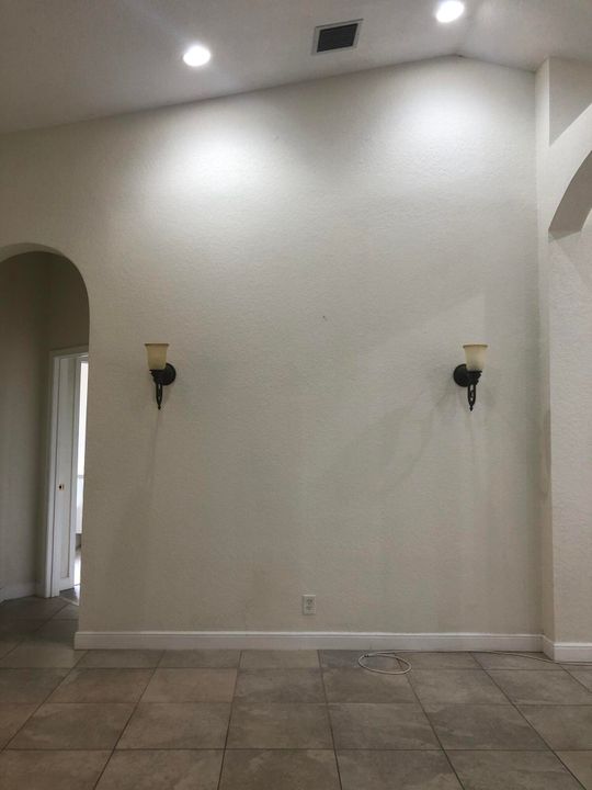 For Rent: $2,450 (3 beds, 2 baths, 1744 Square Feet)