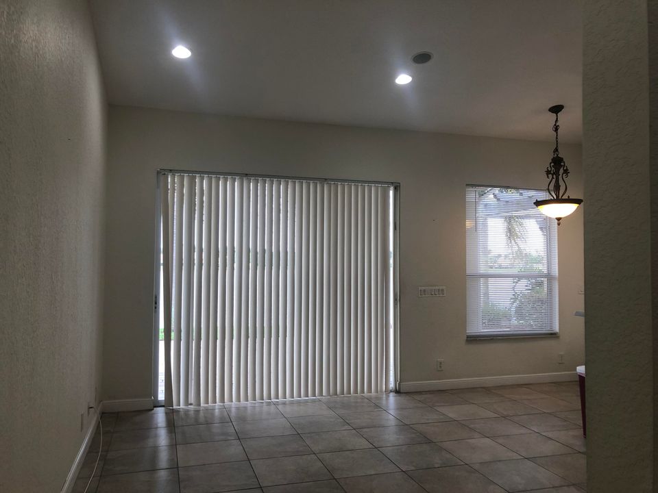 For Rent: $2,450 (3 beds, 2 baths, 1744 Square Feet)