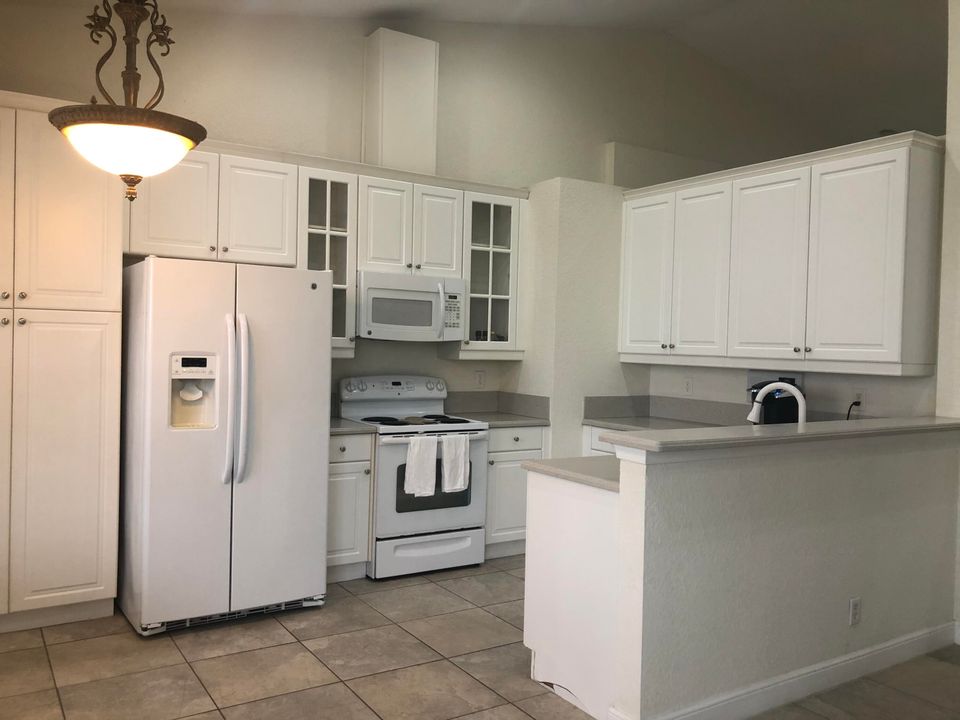 For Rent: $2,450 (3 beds, 2 baths, 1744 Square Feet)