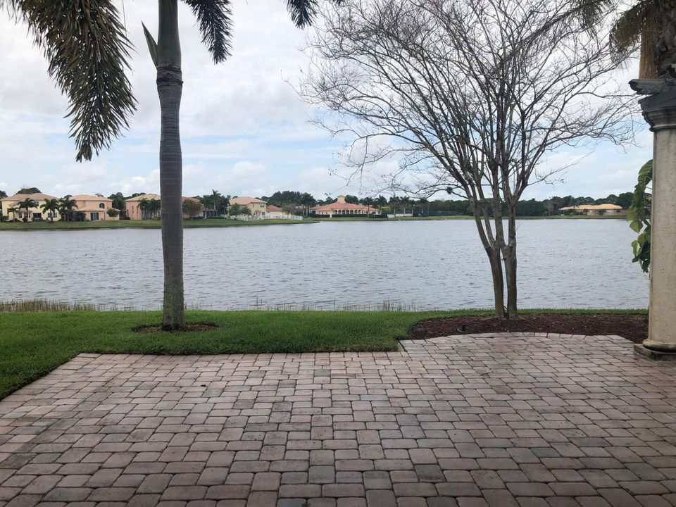 For Rent: $2,450 (3 beds, 2 baths, 1744 Square Feet)