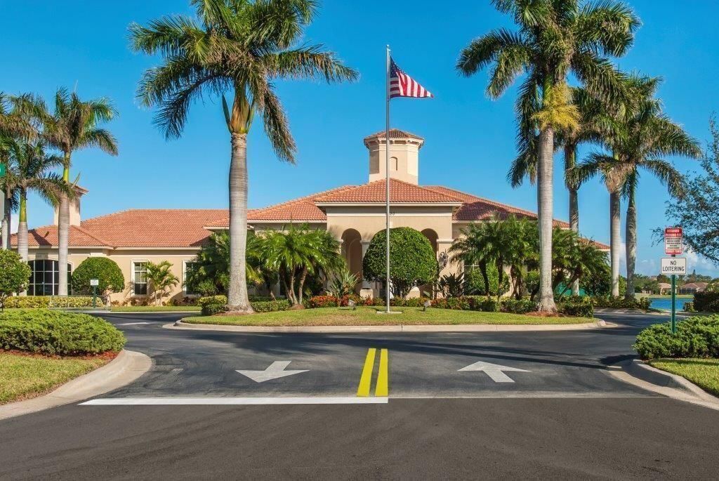 For Rent: $2,450 (3 beds, 2 baths, 1744 Square Feet)