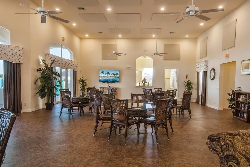 For Rent: $2,450 (3 beds, 2 baths, 1744 Square Feet)