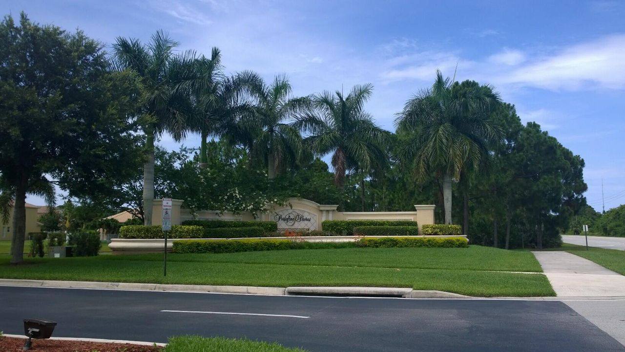 For Rent: $2,450 (3 beds, 2 baths, 1744 Square Feet)