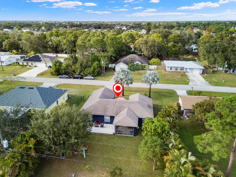 For Sale: $385,000 (3 beds, 2 baths, 1422 Square Feet)