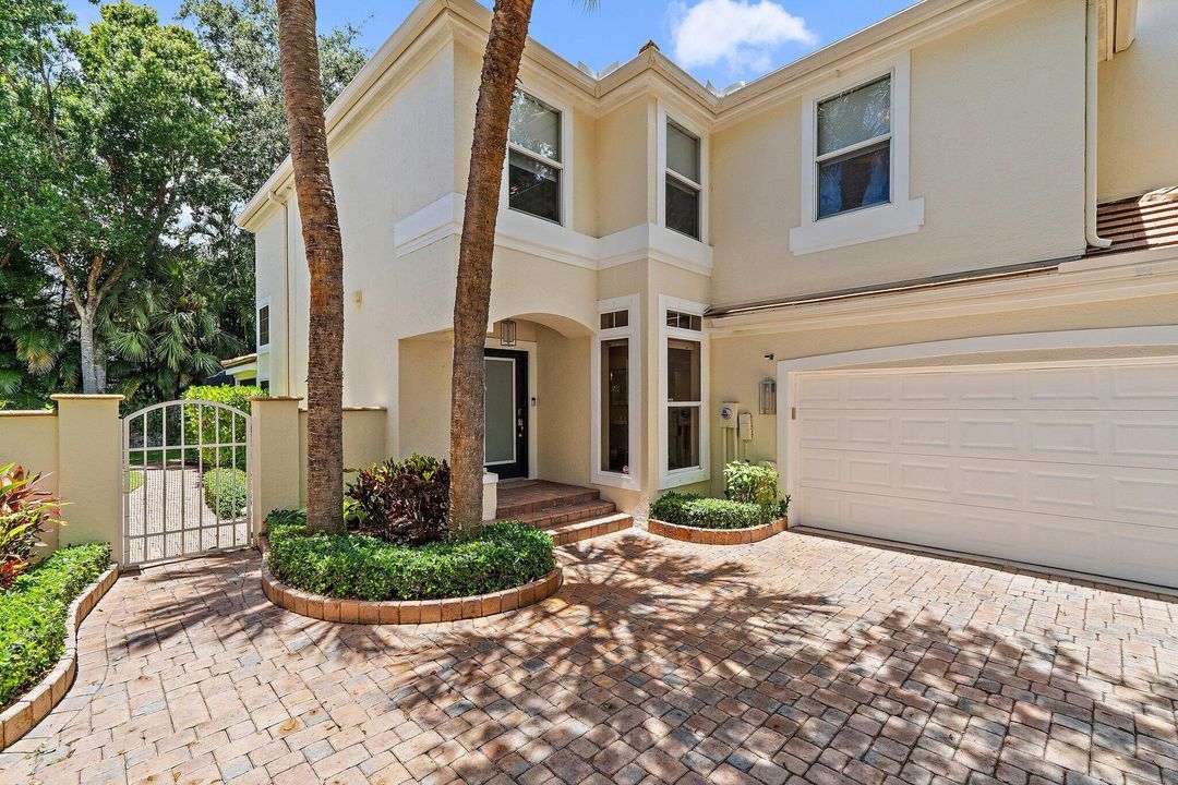 For Sale: $1,299,000 (3 beds, 2 baths, 2502 Square Feet)