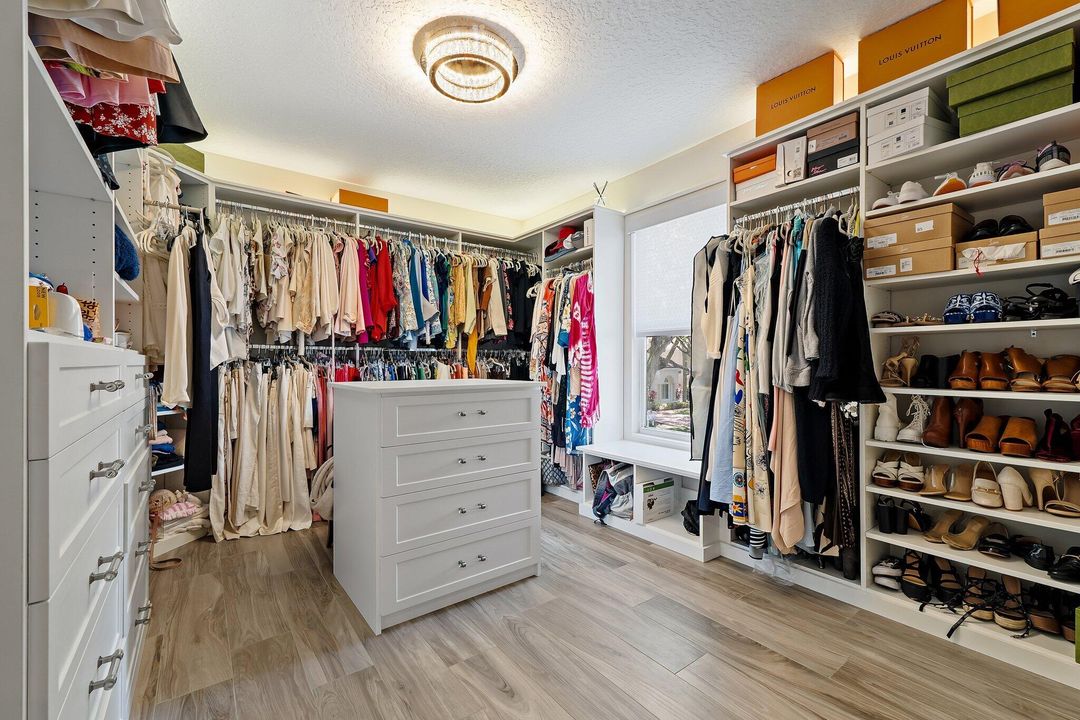 For Sale: $1,299,000 (3 beds, 2 baths, 2502 Square Feet)