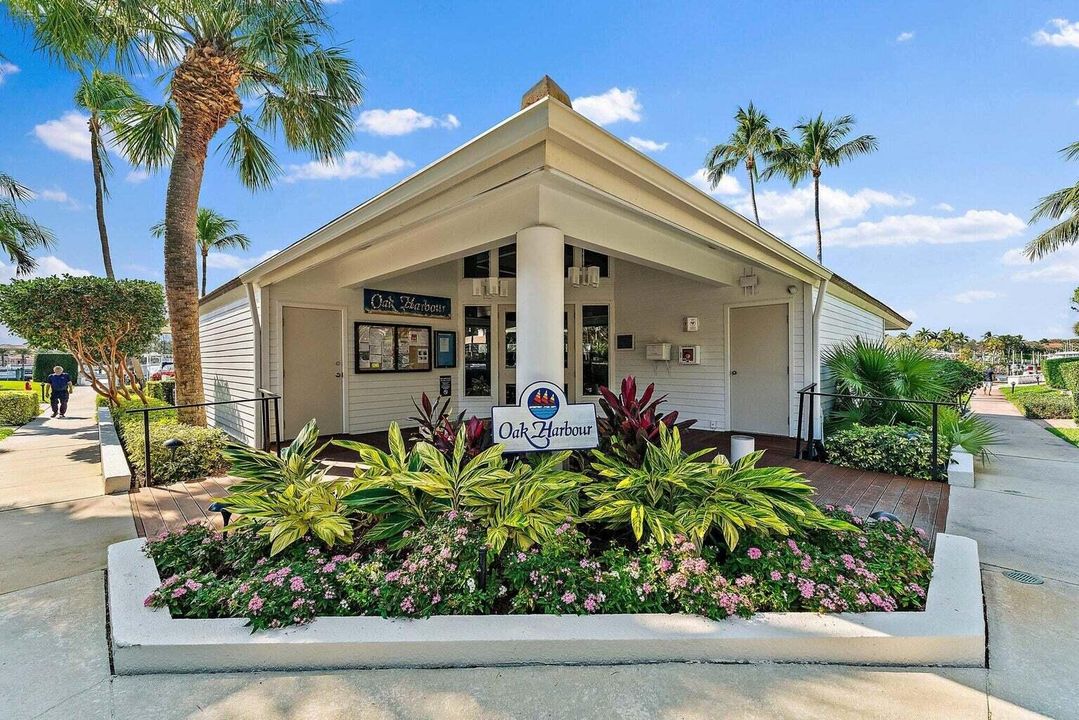 For Sale: $1,299,000 (3 beds, 2 baths, 2502 Square Feet)