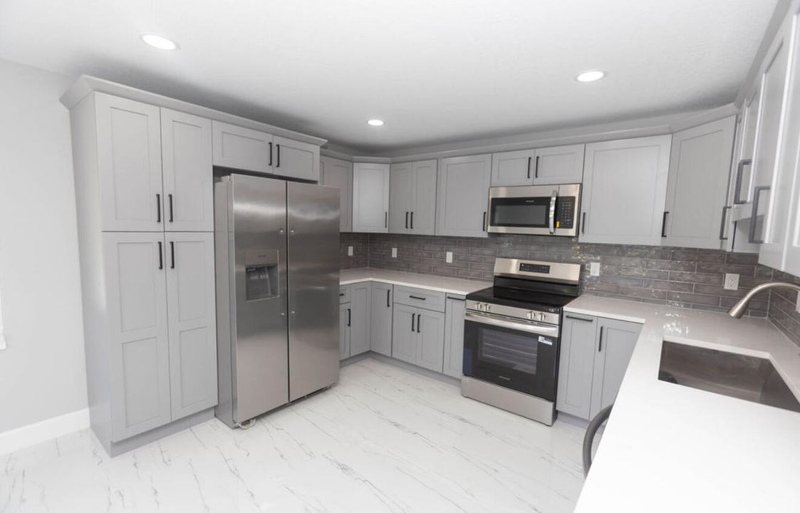 For Sale: $398,900 (3 beds, 2 baths, 1588 Square Feet)