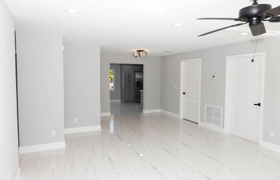 For Sale: $398,900 (3 beds, 2 baths, 1588 Square Feet)