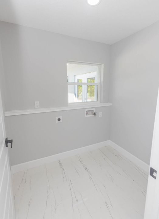 For Sale: $398,900 (3 beds, 2 baths, 1588 Square Feet)