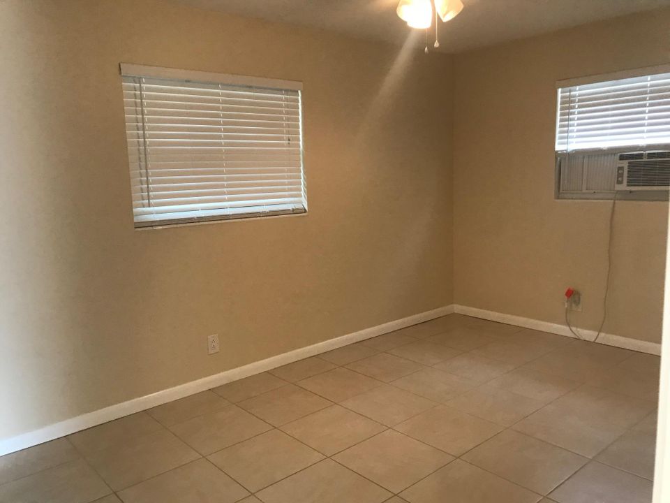 For Rent: $1,650 (1 beds, 1 baths, 644 Square Feet)