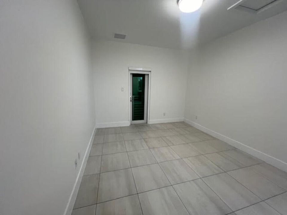 En Renta: $2,795 (2 camas, 3 baños, 1407 Pies cuadrados)