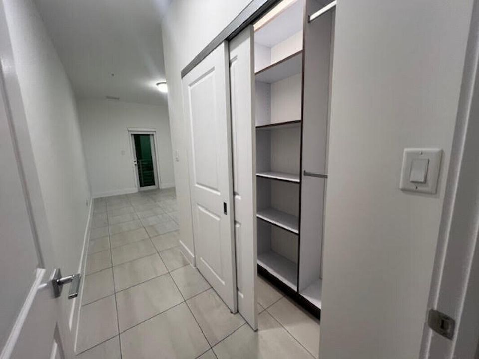 En Renta: $2,795 (2 camas, 3 baños, 1407 Pies cuadrados)