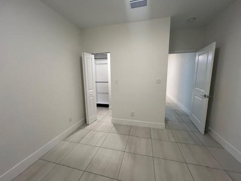 En Renta: $2,795 (2 camas, 3 baños, 1407 Pies cuadrados)