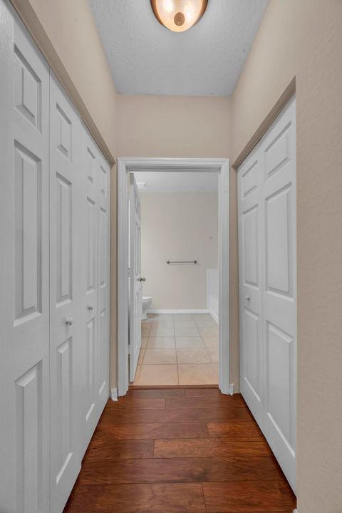 For Rent: $1,900 (2 beds, 2 baths, 1087 Square Feet)