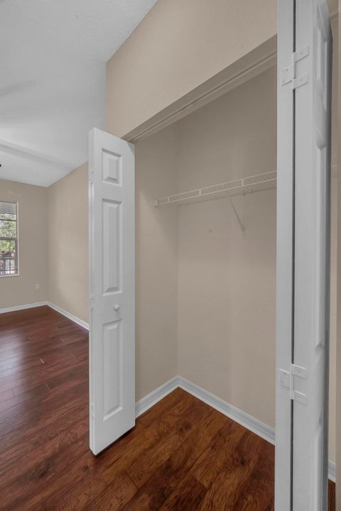 For Rent: $1,900 (2 beds, 2 baths, 1087 Square Feet)