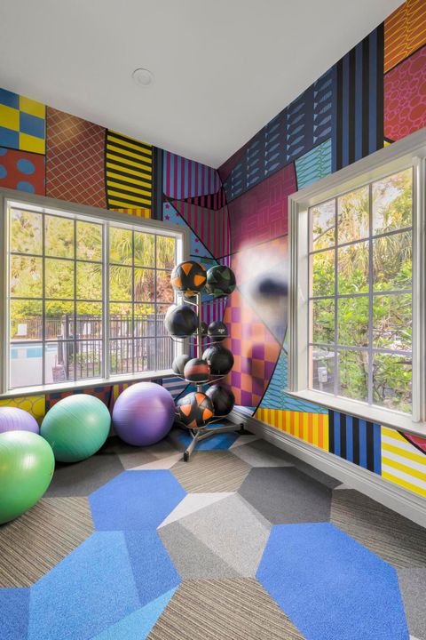 For Rent: $1,900 (2 beds, 2 baths, 1087 Square Feet)