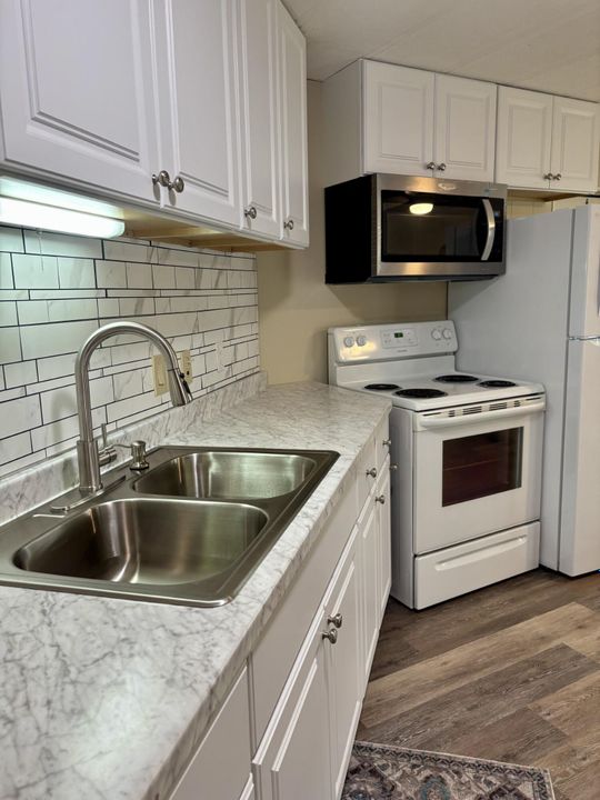 For Sale: $69,000 (2 beds, 1 baths, 1024 Square Feet)