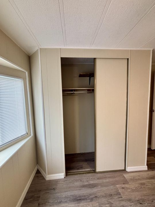 For Sale: $69,000 (2 beds, 1 baths, 1024 Square Feet)