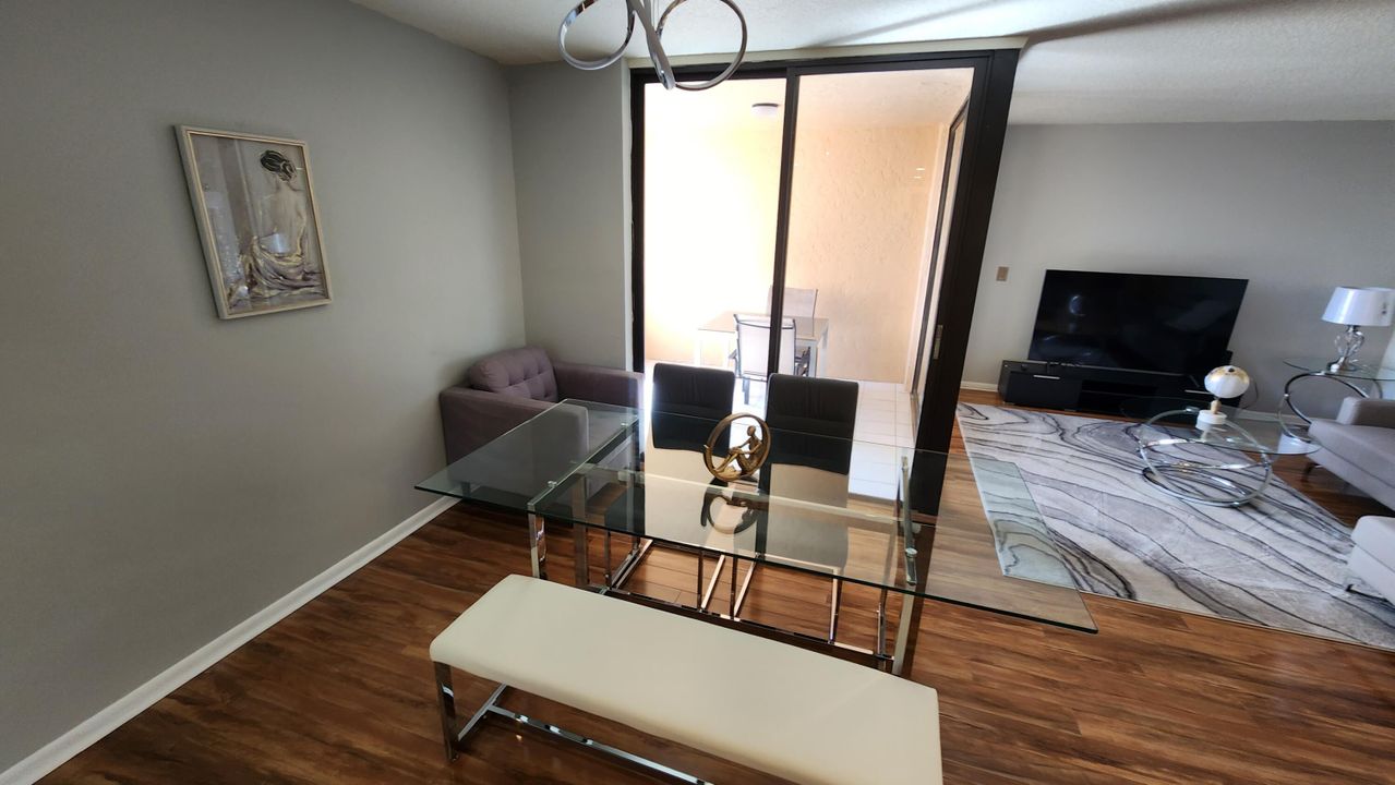 For Rent: $5,200 (2 beds, 2 baths, 1175 Square Feet)