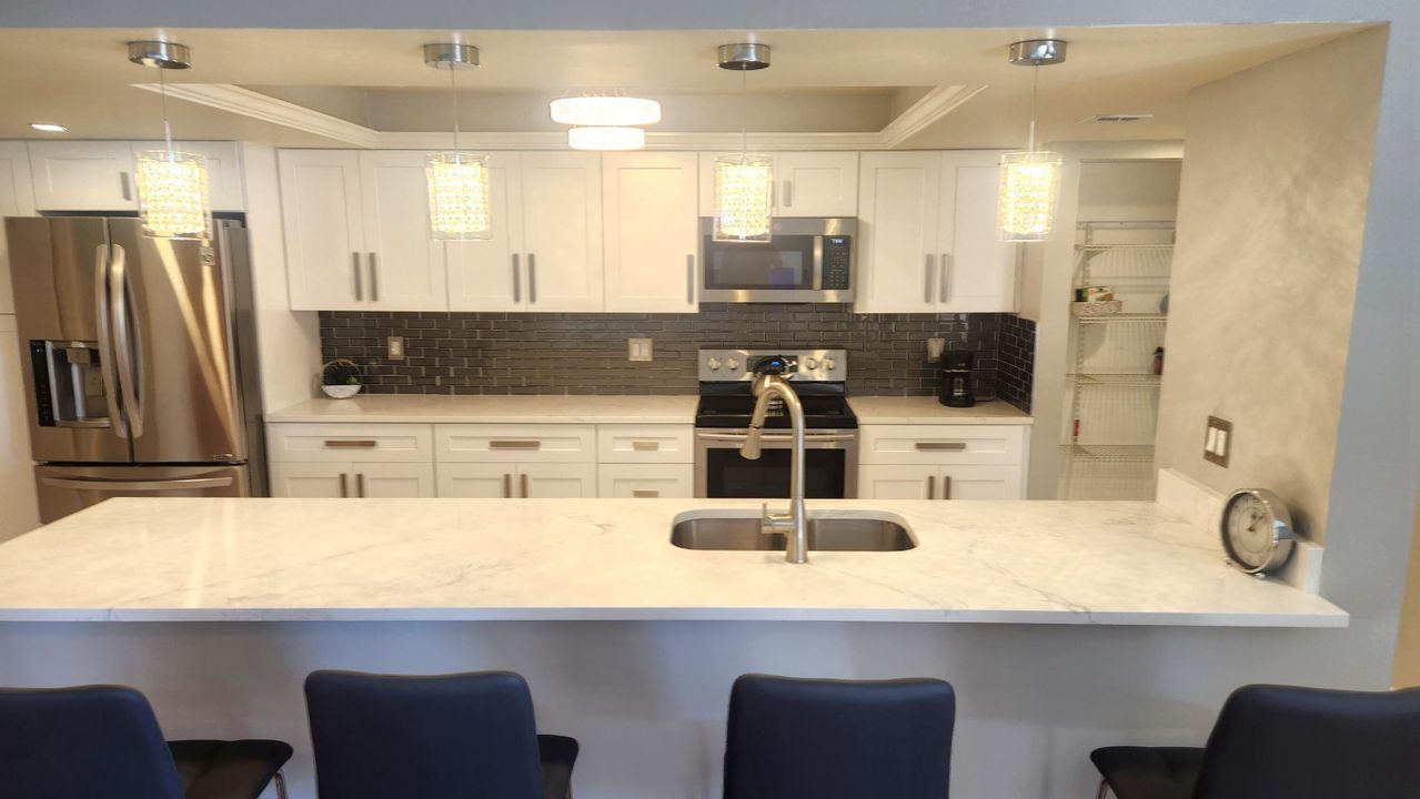 For Rent: $5,200 (2 beds, 2 baths, 1175 Square Feet)