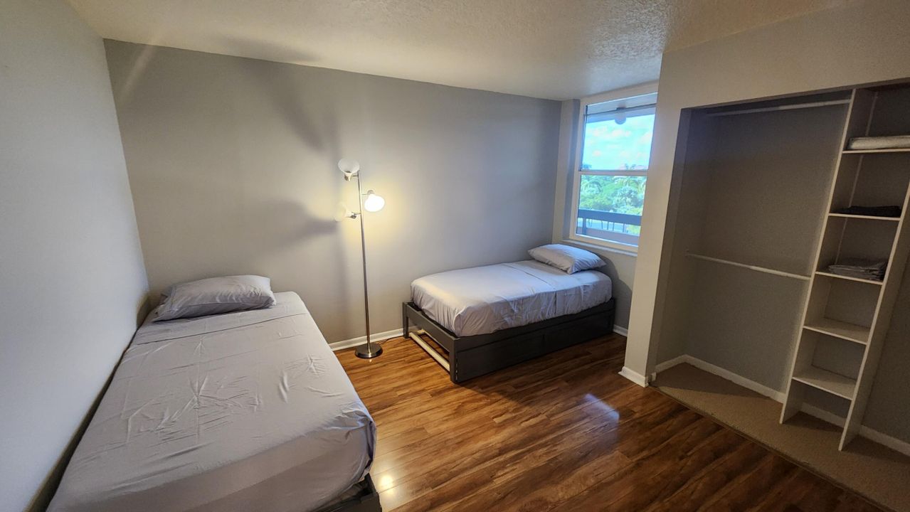 For Rent: $5,200 (2 beds, 2 baths, 1175 Square Feet)