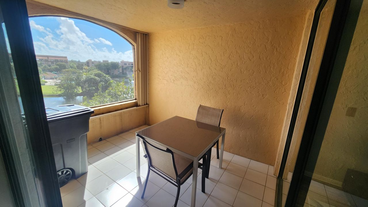 For Rent: $5,200 (2 beds, 2 baths, 1175 Square Feet)