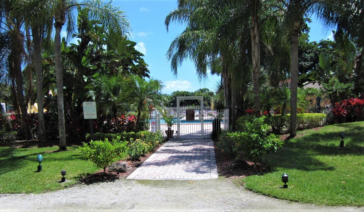 For Rent: $5,200 (2 beds, 2 baths, 1175 Square Feet)