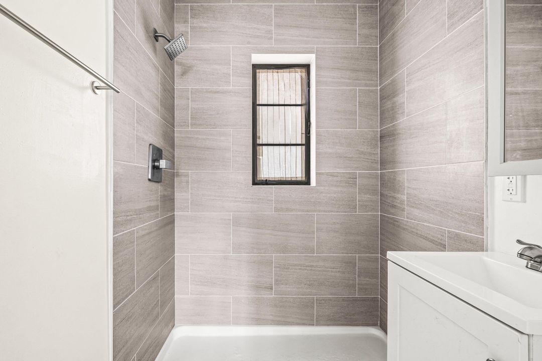 For Rent: $1,550 (1 beds, 1 baths, 625 Square Feet)