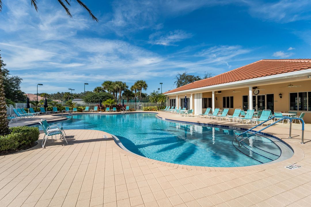 For Sale: $474,900 (2 beds, 2 baths, 1526 Square Feet)