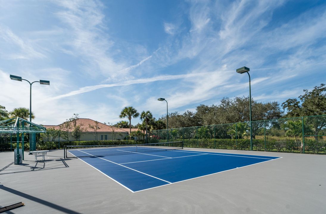 For Sale: $474,900 (2 beds, 2 baths, 1526 Square Feet)