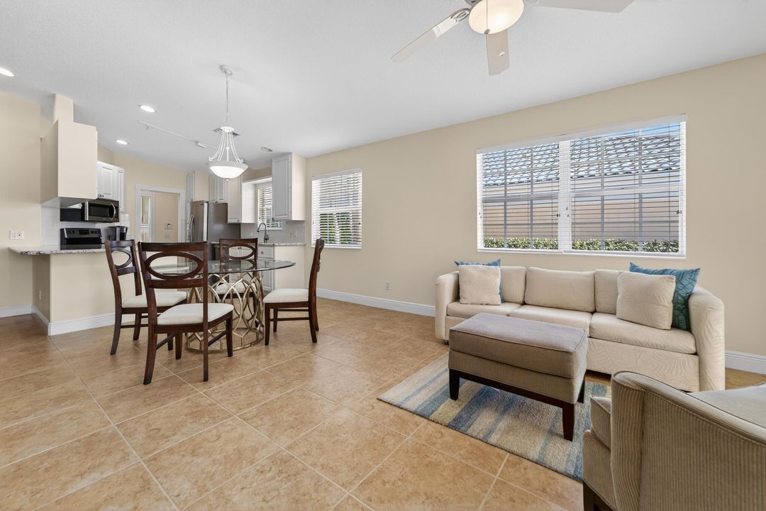 For Sale: $474,900 (2 beds, 2 baths, 1526 Square Feet)