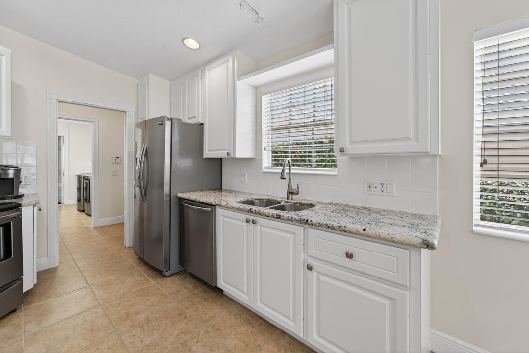 For Sale: $474,900 (2 beds, 2 baths, 1526 Square Feet)