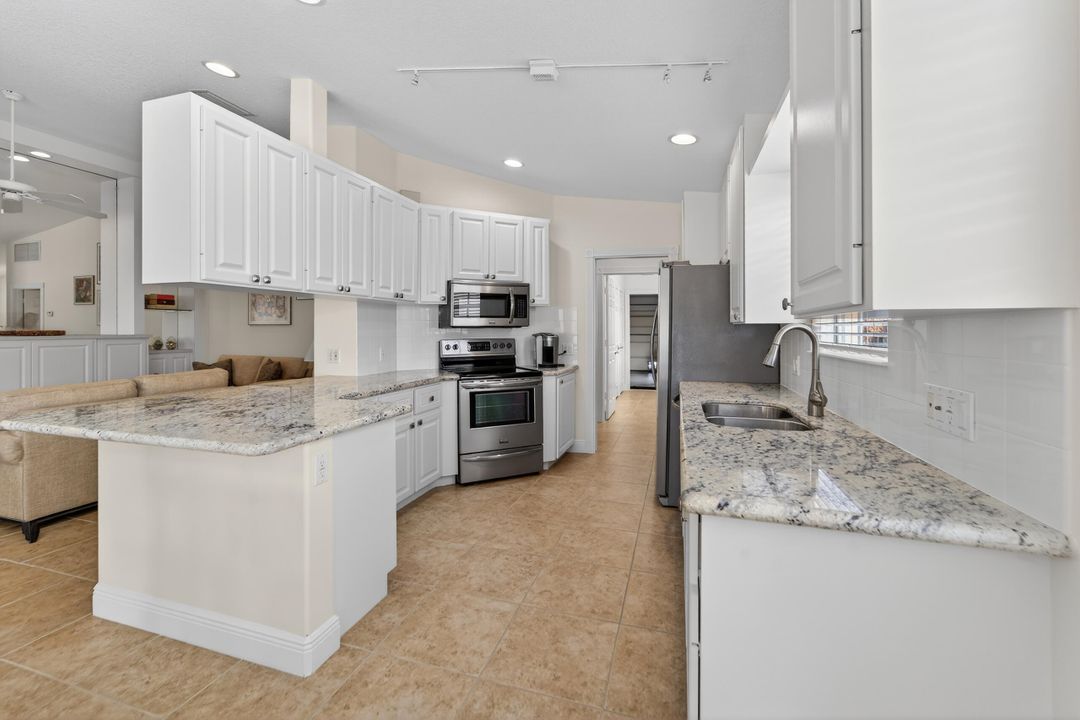 For Sale: $474,900 (2 beds, 2 baths, 1526 Square Feet)