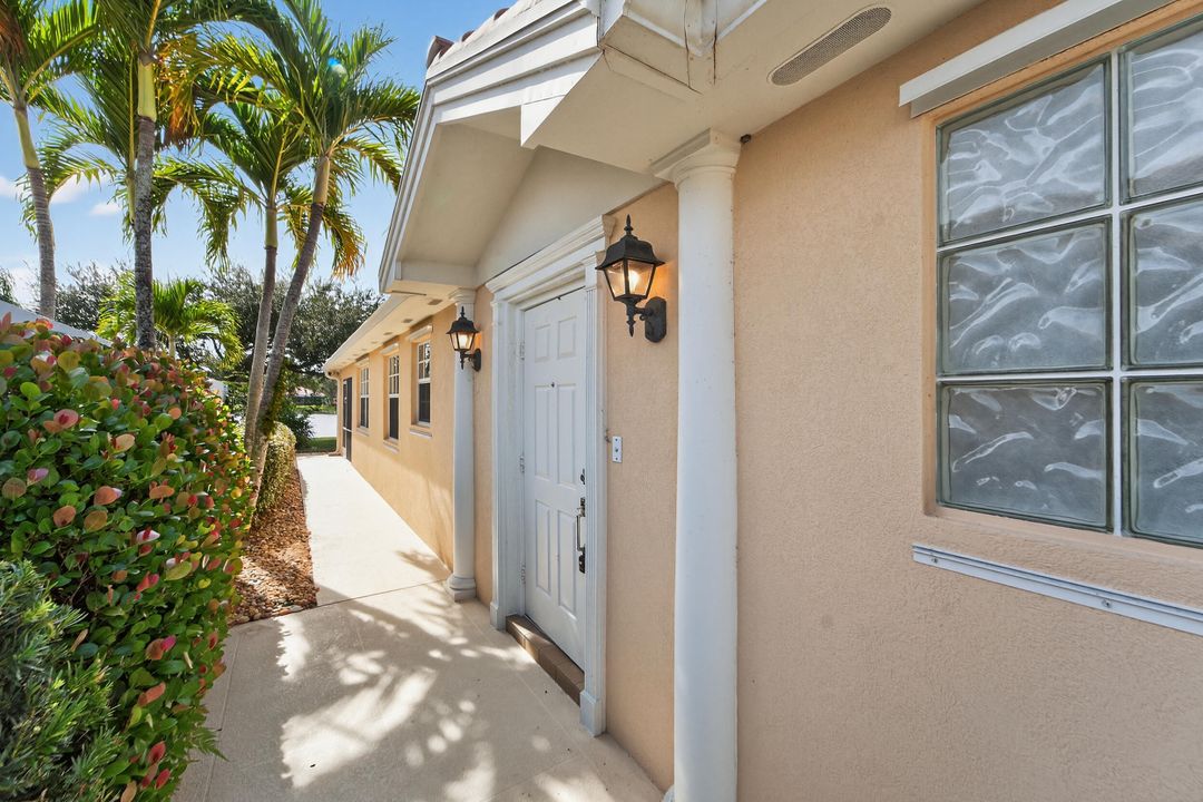 For Sale: $474,900 (2 beds, 2 baths, 1526 Square Feet)