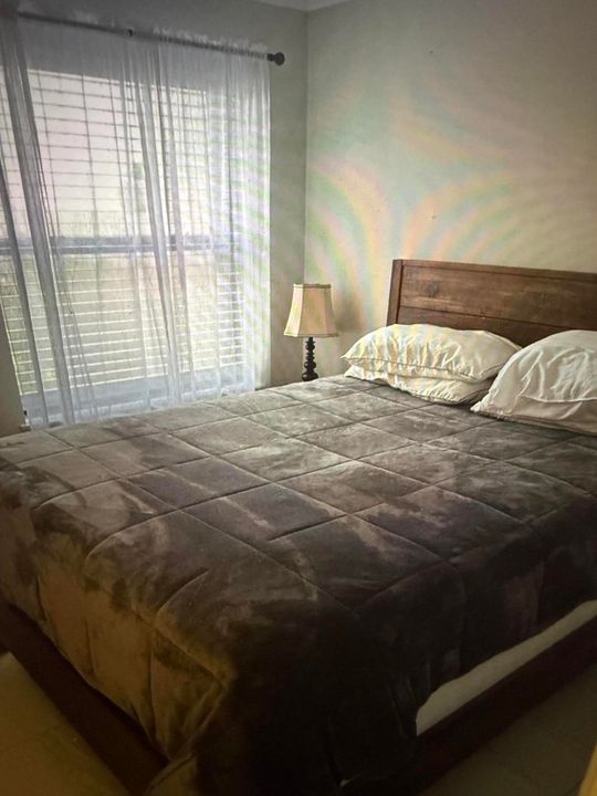 For Rent: $4,000 (2 beds, 2 baths, 1097 Square Feet)