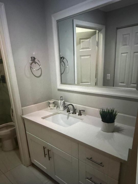 For Rent: $4,000 (2 beds, 2 baths, 1097 Square Feet)