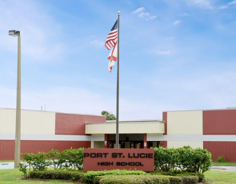 For Sale: $349,900 (3 beds, 2 baths, 1582 Square Feet)