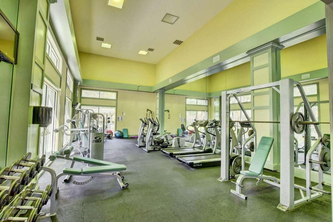 For Sale: $209,900 (1 beds, 1 baths, 696 Square Feet)