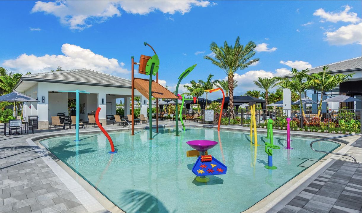 出租: $13,500 (5 贝兹, 7 浴室, 4527 平方英尺)