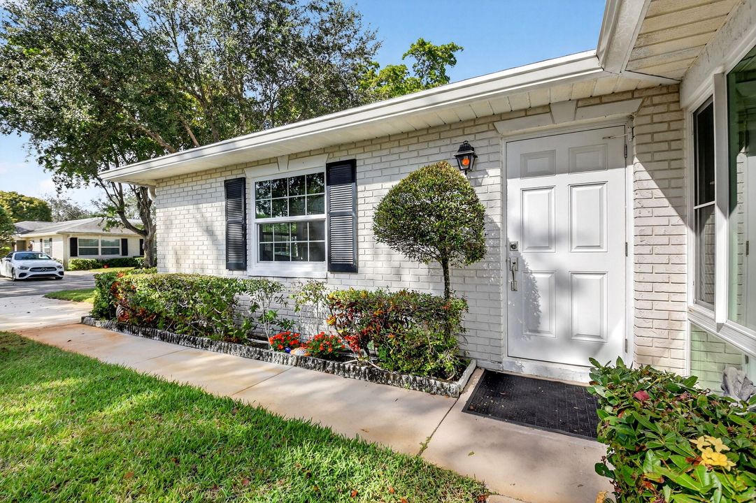 For Sale: $249,000 (2 beds, 2 baths, 1238 Square Feet)