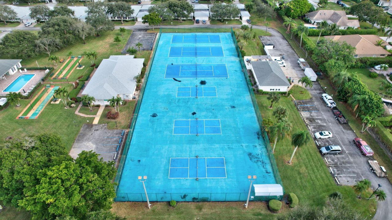 For Sale: $249,000 (2 beds, 2 baths, 1238 Square Feet)