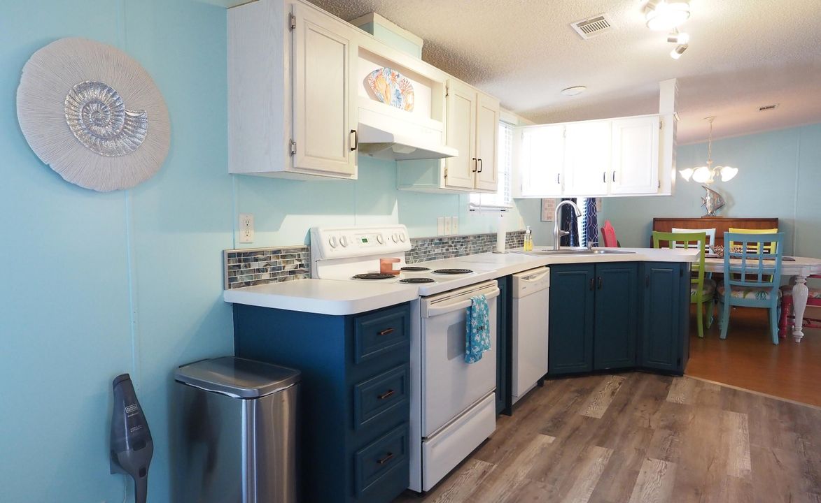 На продажу: $144,500 (3 спален, 2 ванн, 1134 Квадратных фут)